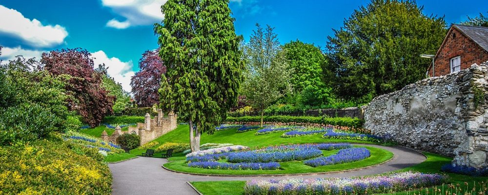 Finance Director Guildford 1 gardens gbe5c2bf0e 1280