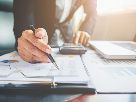 Top Strategies for Recruiting Financial Controllers: Navigating the Challenges of a Competitive Market